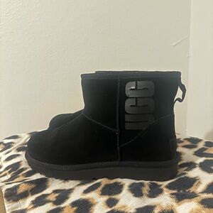 Black Uggs